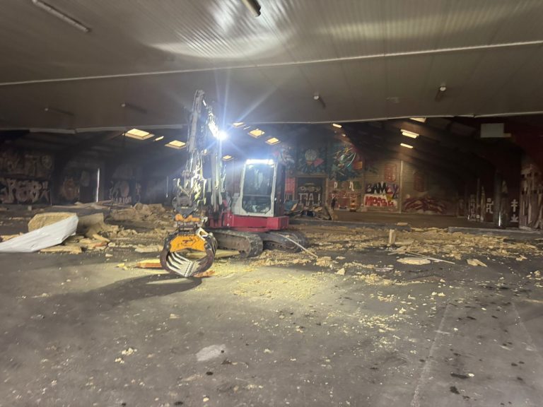 demolition-batiment-futur-terrain-padel-nantes