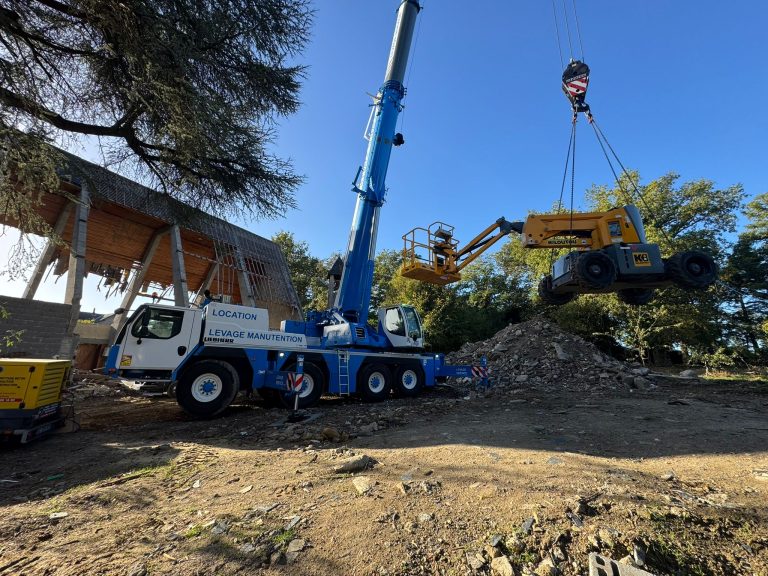grue-de-levage-demolition-chapelle